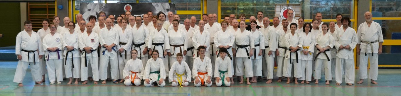 Teilnehmende des Pfingstlehrgangs 2026
